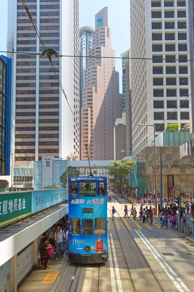 Hong Kong April Niet Geïdentificeerde Mensen Met Tram Hong Kong — Stockfoto
