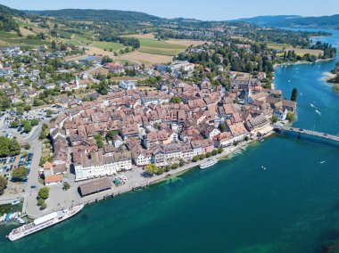 İsviçre, Shaffhausen yakınlarındaki Stein-Am-Rhein ortaçağ şehrinin hava manzarası