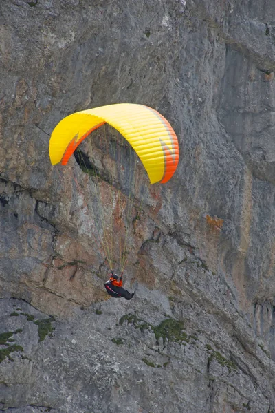 Paragliden Zwitserse Alpen Buurt Van Pilatus Zwitserland — Stockfoto