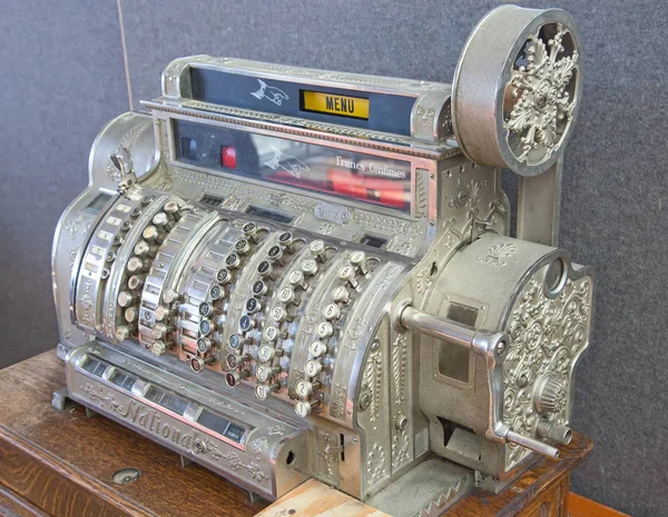 Máquina Caixa Mecânica Antiga — Fotografia de Stock