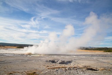 Yellowstone Ulusal Parkı 'ndaki düşük gayzer havzası, ABD