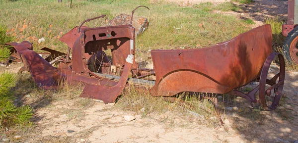Abandond Zardzewiały Wraki Starych Samochodów — Zdjęcie stockowe
