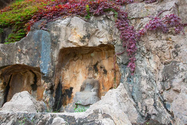 Famosas Grutas Longmen Estátuas Buda Bodhisattvas Esculpidas Rocha Monólito Perto — Fotografia de Stock