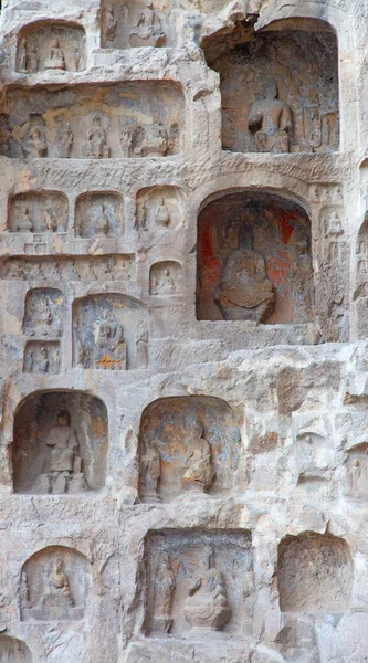 Famosas Grutas Longmen Estátuas Buda Bodhisattvas Esculpidas Rocha Monólito Perto — Fotografia de Stock