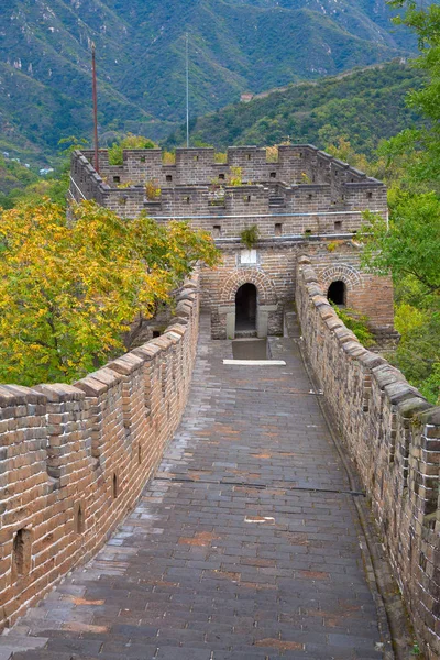 Famosa Grande Muralha China Seção Mutianyu Localizada Nas Proximidades Cidade — Fotografia de Stock