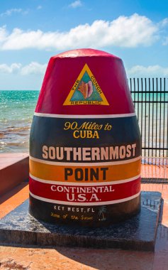 En güneydeki nokta işareti güzel bir günde, Key West, Florida