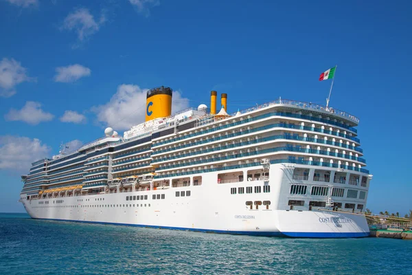 Cruise ship — Stock Photo, Image