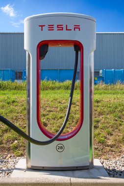 Tesla supercharger