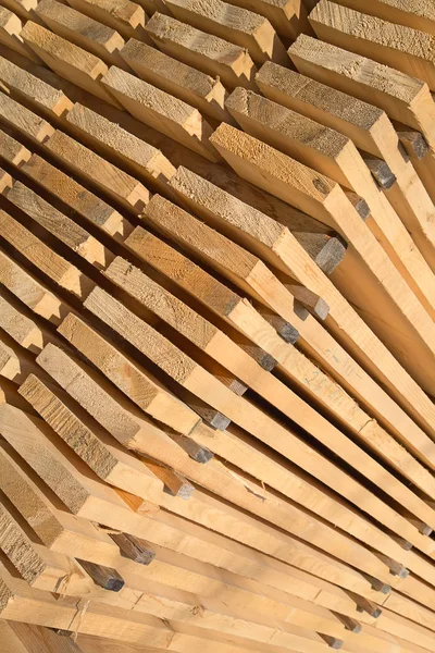 Свежие деревянные шпильки — стоковое фото