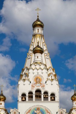 tüm azizler Kilisesi