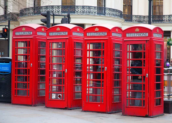 ロンドンの赤い電話ブース — ストック写真