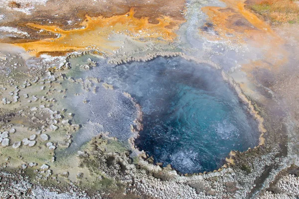 Black sands geyser basin — Stock Photo, Image