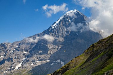 Jungfrau bölgesinde yaz manzarası