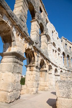 Hırvat şehri Pula 'da antik Roma amfitiyatrosu