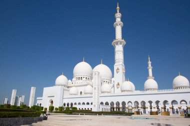Abu Dabi 'deki ünlü Şeyh Zayed camii, Birleşik Arap Emirlikleri.
