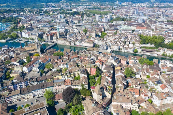 Vista Aérea Rio Limmat Das Famosas Igrejas Zurique Zurique Importante — Fotografia de Stock