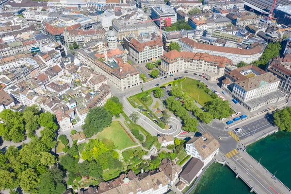 Vista Aérea Del Río Limmat Las Famosas Iglesias Zurich Zurich —  Fotos de Stock