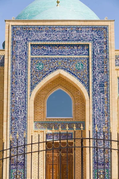 Bellissimo Paesaggio Piccole Moschee Bianche Kazakistan Contro Cielo Blu Una — Foto Stock