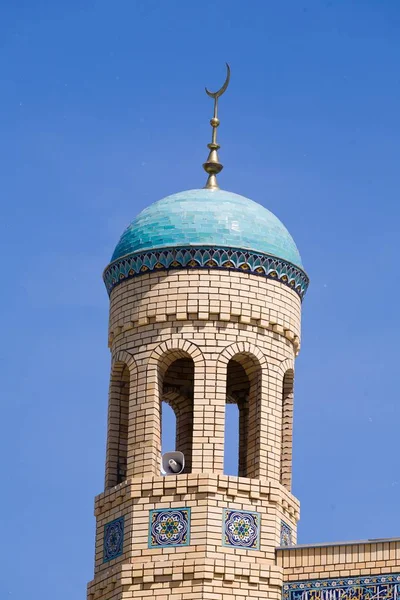 Hermoso Paisaje Pequeñas Mezquitas Blancas Kazajstán Contra Cielo Azul Día —  Fotos de Stock