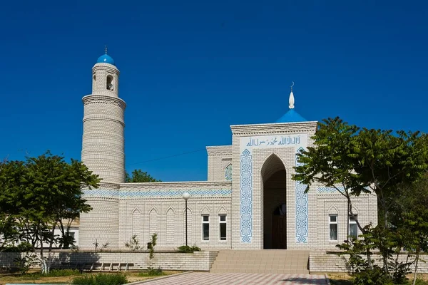 Bellissimo Paesaggio Piccole Moschee Bianche Kazakistan Contro Cielo Blu Una — Foto Stock