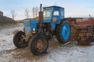Büyük güç buldozer inşa ediyor.