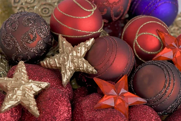 Zlaté Vánoční Hvězdy Ornamenty Červené Ozdoby — Stock fotografie