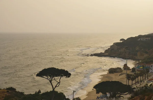 Pôr-do-sol Vista Mar na costa portuguesa do Algarve — Fotografia de Stock