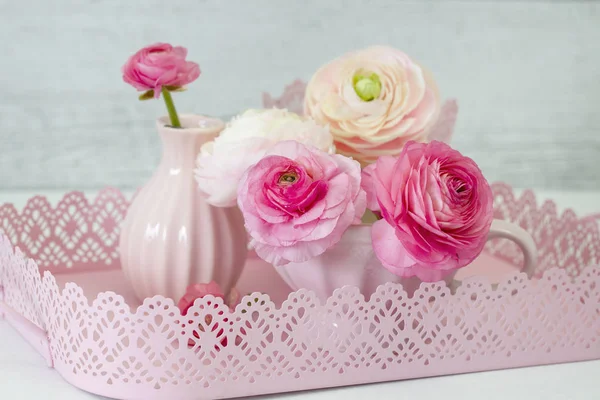 Primavera ainda vida com flores cor de rosa — Fotografia de Stock