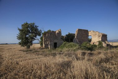 Provence 'deki Eski Ev Mahvoldu