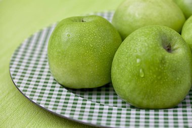 Elmalarla Dekoratif Hayat