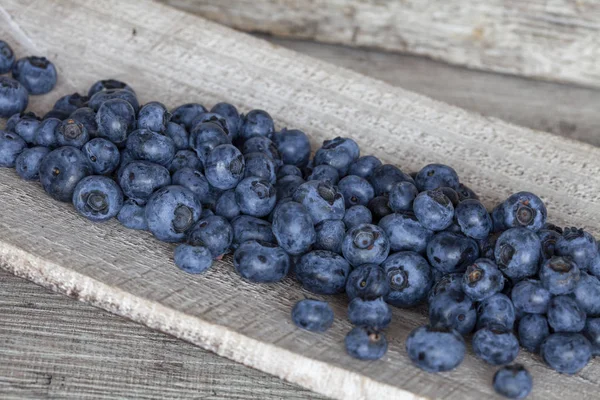 Fresh Picked Blueberries On Wood — Stock Photo, Image