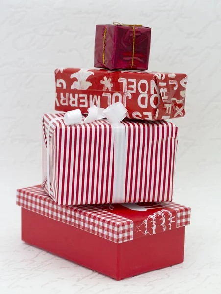 Boîtes cadeaux de Noël blanches rouges — Photo