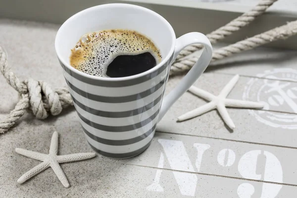 Beach Coffee In Striped Cup — Stock fotografie