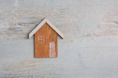 Tehlike Altındaki Küçük Ahşap Ev