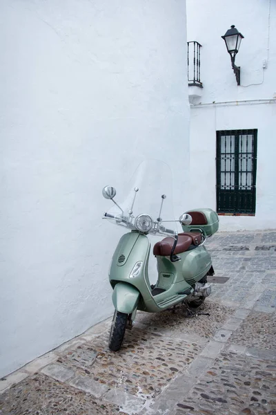 Retro Motor Scooter In Spanish Village — Stock Photo, Image