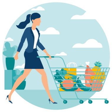 Kadın süpermarkette alışveriş sepeti ile