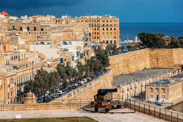 Zobrazit Staré Dělo Bašta Jako Město Valletta Pozadí — Stock fotografie