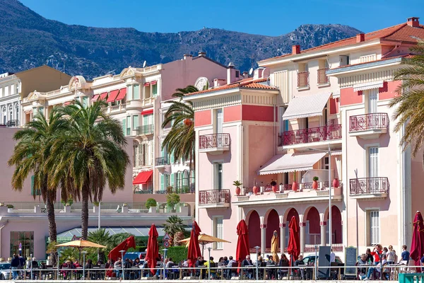 Colorful buildings on promenade of Menton, France. — Stock Photo, Image