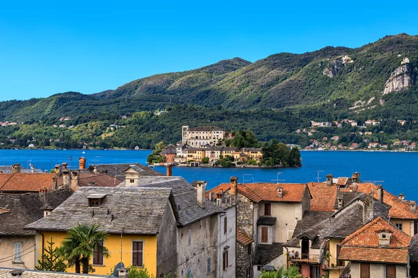 Bella Vista Vecchie Case Piccola Isola Con Monastero Sul Lago — Foto Stock