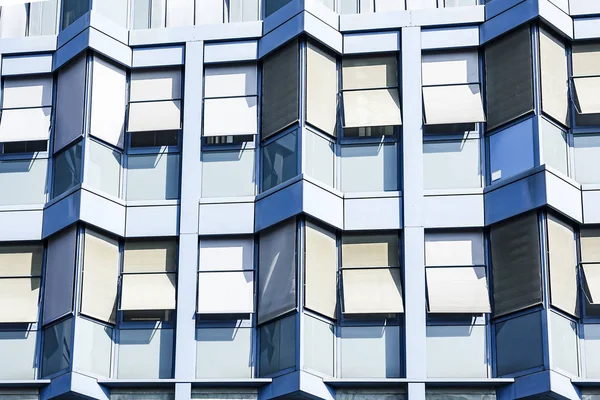 Frente Fachada Edifício Escritório Azul Contemporâneo Com Janela Arqueada Detalhe — Fotografia de Stock