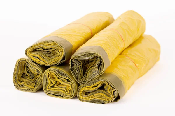 Rollos Basura Plástico Amarillo Para Reciclar Sobre Fondo Blanco — Foto de Stock