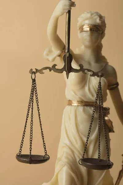 Justizia Figure Beige Background — Stock Photo, Image