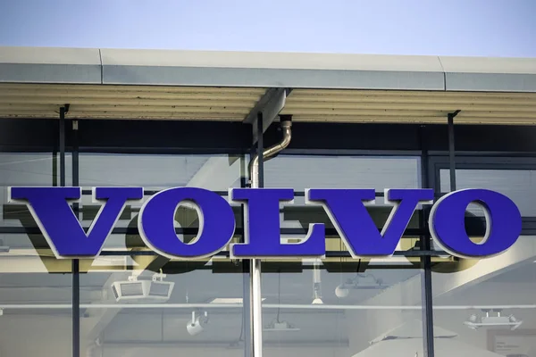 Wetzlar Germany March 2018 Volvo Logo Glass Facade Dealership Sign — Stock Photo, Image