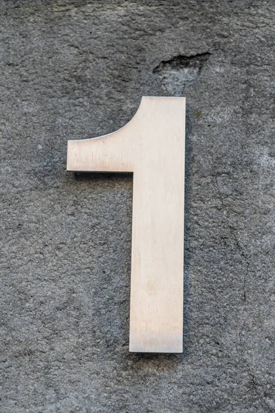 Eski Gri Ev Cephesi 'nde Bir Numara