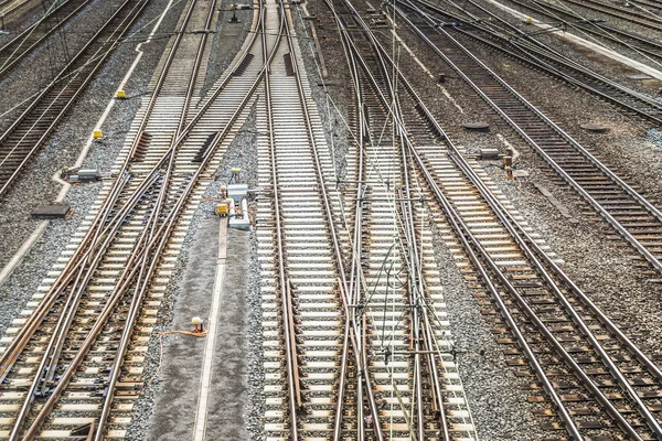 Blick Auf Den Bahnhof Mit Vielen Gleisen — Stockfoto