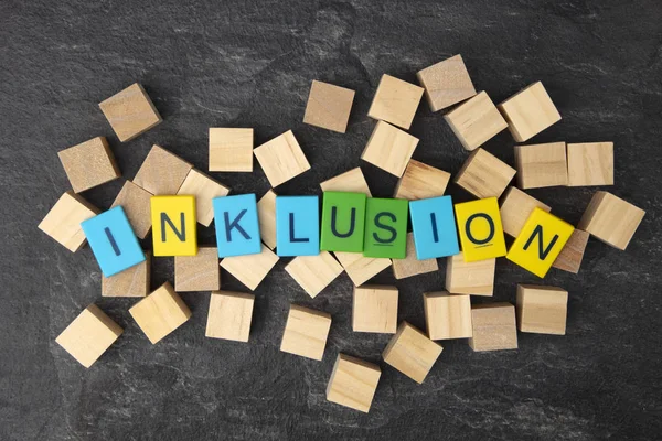 Conceito Inklusion Significa Inclusão Com Letras Brinquedo Coloridas Cubos Madeira — Fotografia de Stock