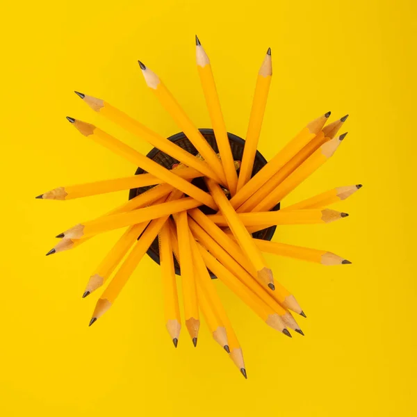 Sarı kalemler — Stok fotoğraf