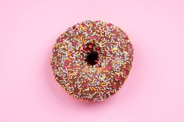 Pembe Çikolatalı Donut