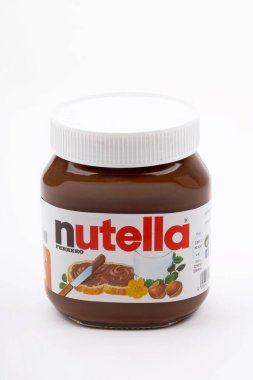 Huettenberg, Almanya - 2020-02 _ 25 Lezzetli Nutella fındık çikolata serpiştirilmiş, Ferrero yapımı