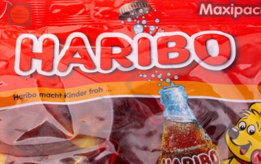 HUETTENBERG, ALMANY - 2020-02 _ 25 Ürün HARIBO LOGO MÜZİK COLA Paketi Detaylı